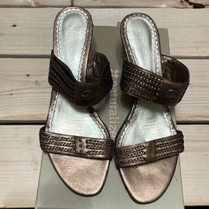 Naturalizer Casey Bronze Leather Heels. Size 8.